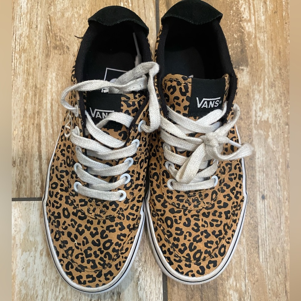 Vans Sport Cheetah Print Lace Up Sneakers Women’s Size 7 Low Top Animal Print